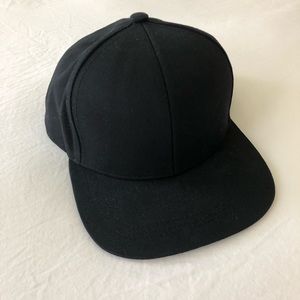 H&M Basic Black Hat - OS